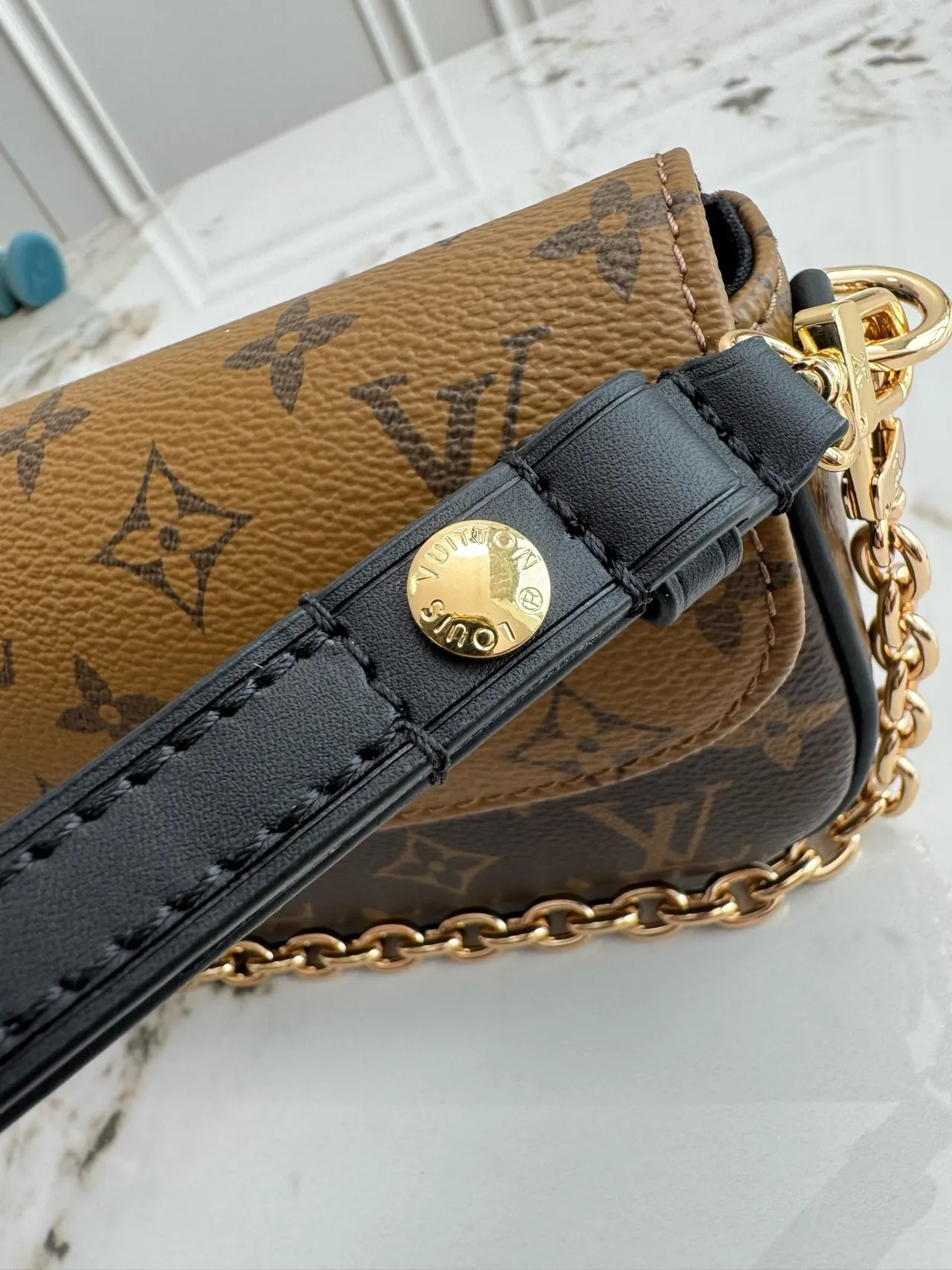 Louis Vuitton Pochette Metis Marron Beige Deux Tons Monogramme Toile Fermeture à rabat supérieur Sac messager 4