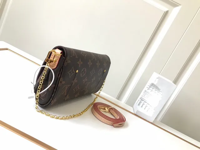 Louis Vuitton Pochette Metis Marron Doré Monogram Toile Enduite Turn-Lock Chaîne Sac 8