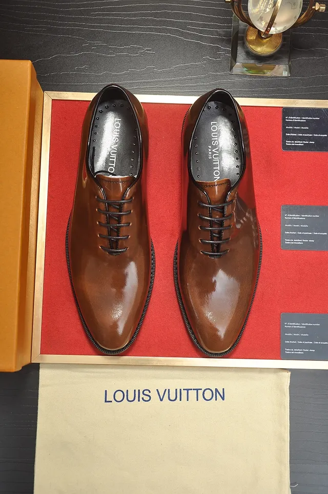 Louis Vuitton Chaussures Oxford en cuir marron poli 5