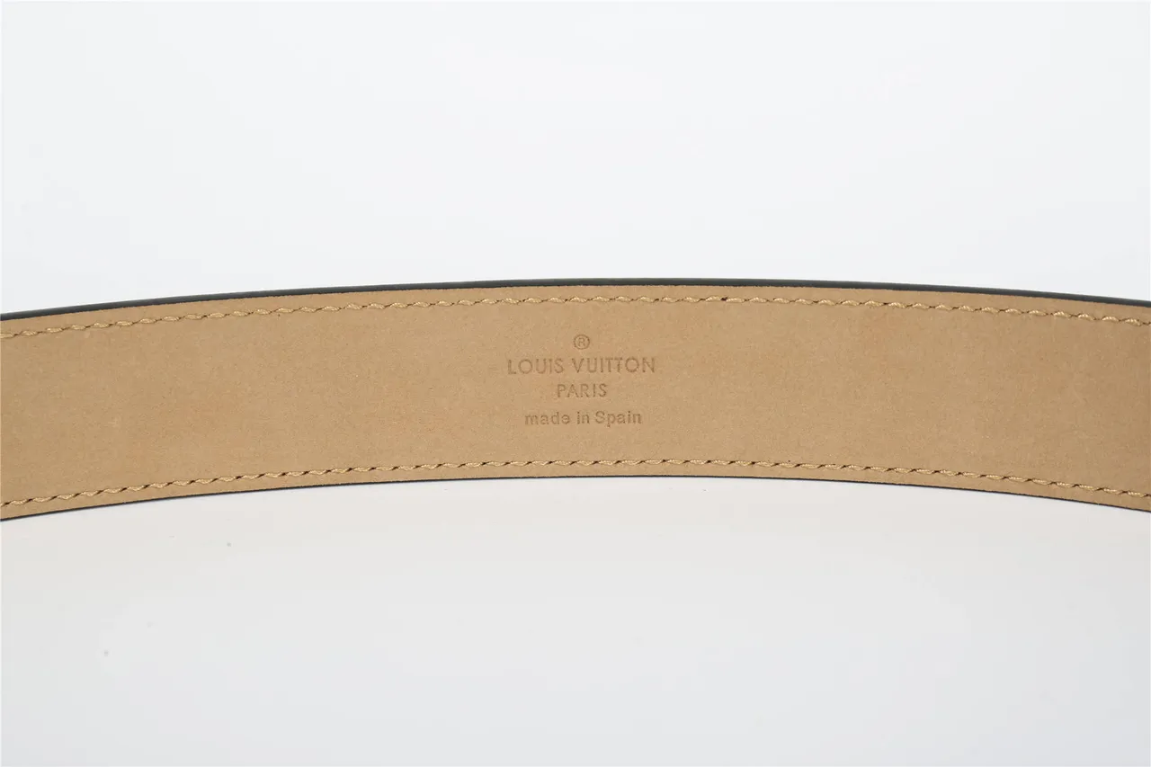 Louis Vuitton লাল রূপালী টেক্সচার্ড পলিশড V-শেপড বাকেল লেদার বেল্ট 9