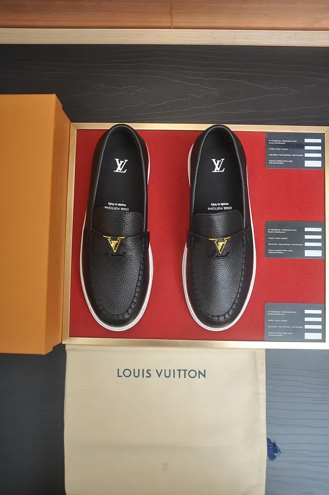 Louis Vuitton Run Away Black White Pebbled Leather Gold-Tone LV Logo Strap Loafer 5