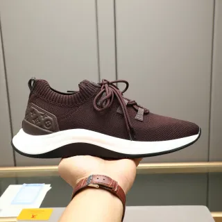 Louis Vuitton Run Away Zapatillas Lifestyle Marrón de Tejido