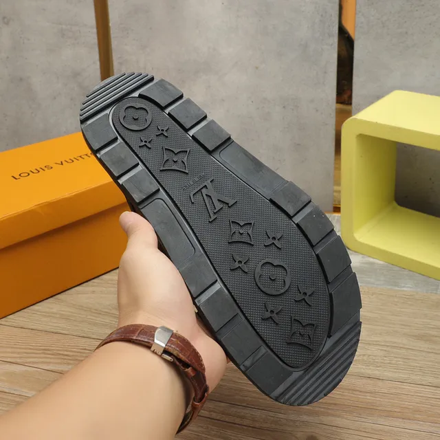 Sandales Louis Vuitton Run Away Sandales Noir Marron Sangle Monogramme Revêtue Semelle Caoutchouc Moldé Sandales Casual 2