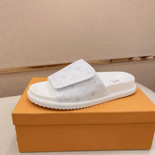 Louis Vuitton Run Away Slides सफेद Monogram चप्पल