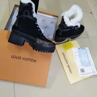 Louis Vuitton Shearling-Lined Monogram 冬季雪靴