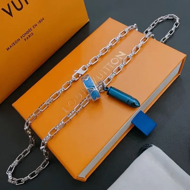 Louis Vuitton Silver Blue Monogram-Link Chain Enamel Ring Pendant Necklace 3