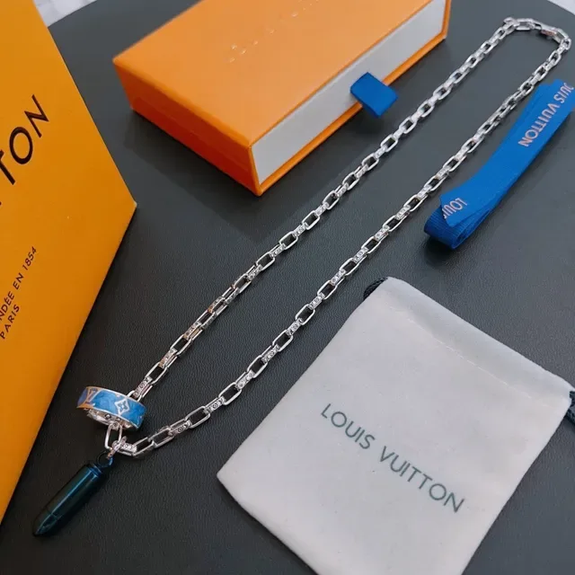 Louis Vuitton Silver Blue Monogram-Link Chain Enamel Ring Pendant Necklace 9