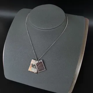 Collar Louis Vuitton Plata Pendentifs Dobles de Placa de Perro Grabado con Monograma
