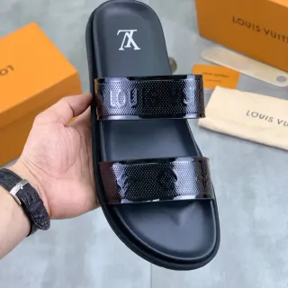 Louis Vuitton Slide काले चमकदार छिद्रित पट्टा वाले चप्पल