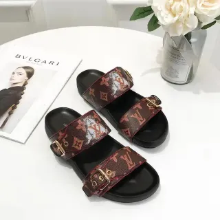 Louis Vuitton سلاید دوبل ستريب مونوغرام بني احمر تطريز كاجوال صندل