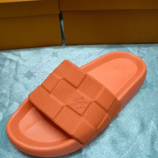 Louis Vuitton Zapatillas Naranja Goma Moldeada Acolchada Correa de Cuadros