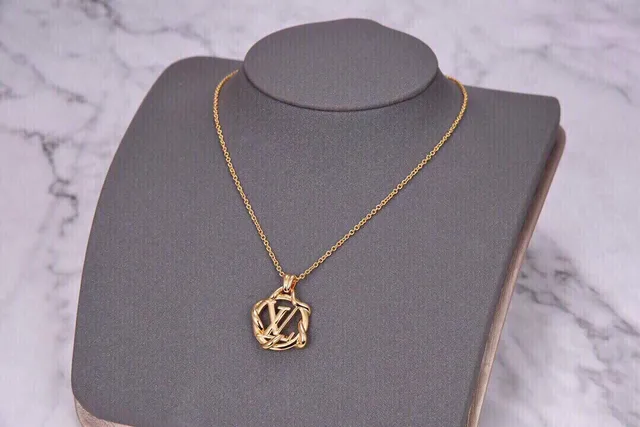 Louis Vuitton Twisted Monogram Gold Interwoven Rope-Twist Detail Necklace 6