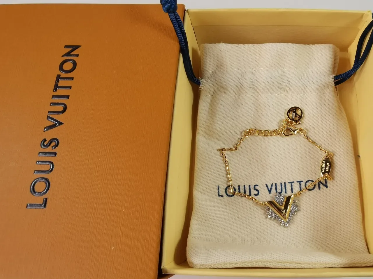 Louis Vuitton V Collection Gold Silver Chain Pendant Bracelet 8