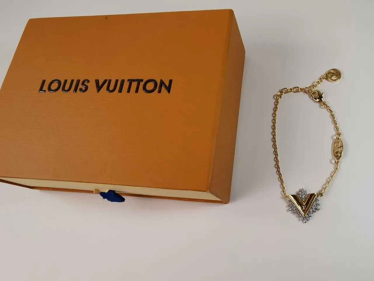 Louis Vuitton V Collection Gold Silver Chain Pendant Bracelet 9