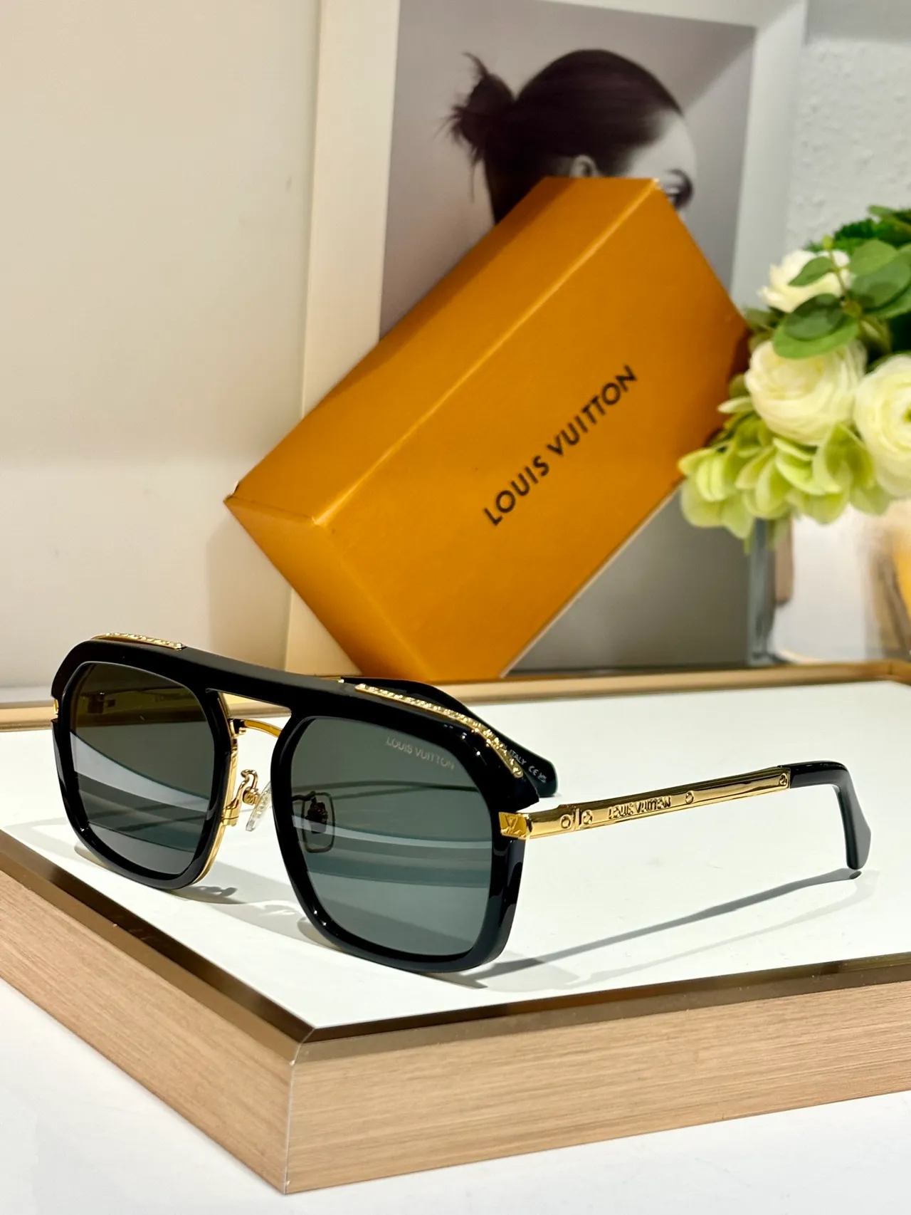 Louis Vuitton White and Gold Aviator-Style Sunglasses 5
