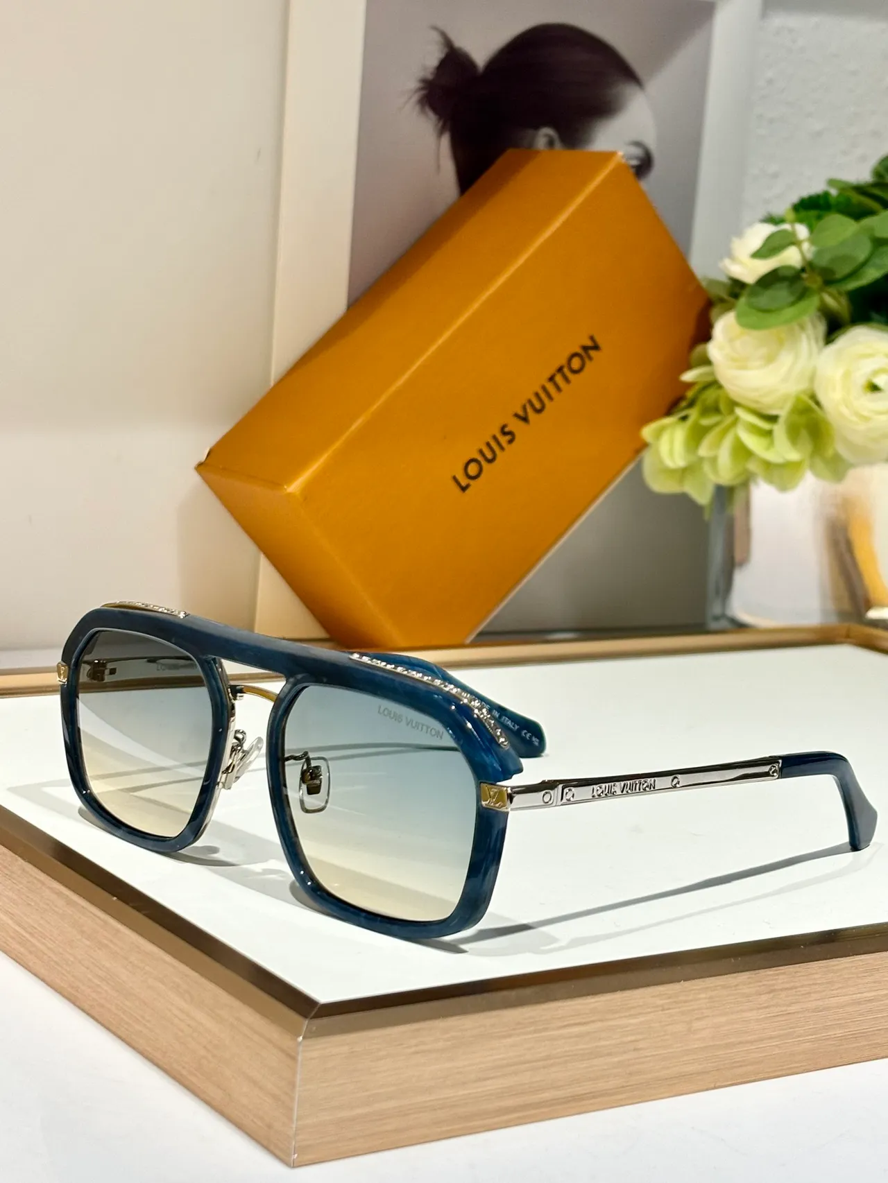 Louis Vuitton White and Gold Aviator-Style Sunglasses 6