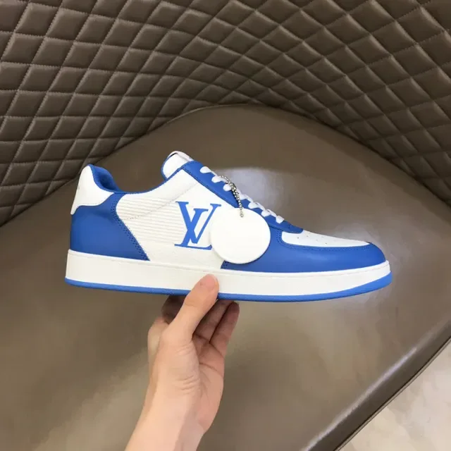 Louis Vuitton Sneakers Lifestyle Basses Blanc et Bleu Monogrammées 5