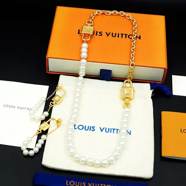 Louis Vuitton White Gold Pearl Strand Lock Clasp Necklace 9