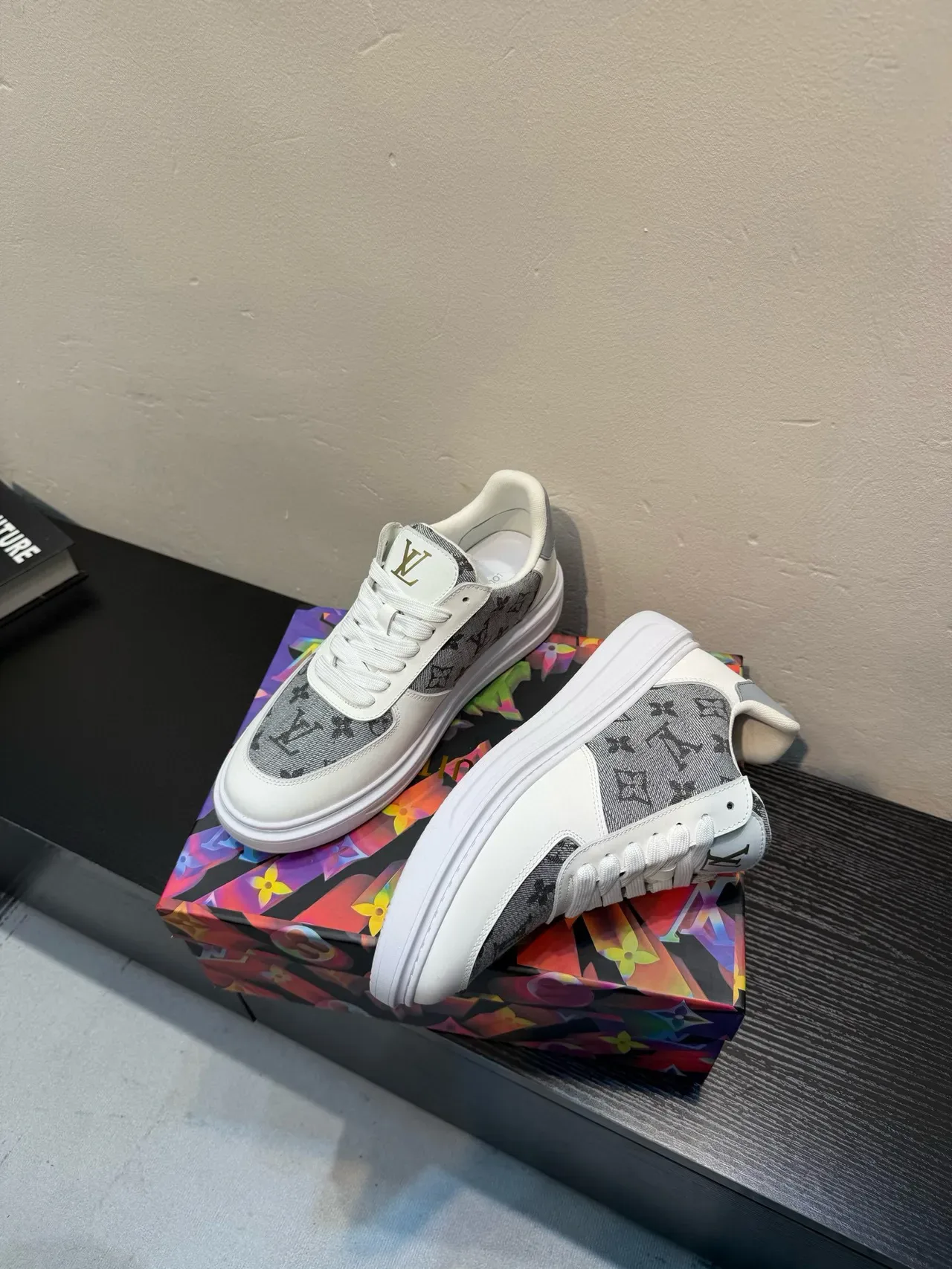 Louis Vuitton White Gray Low-Top Monogram Canvas Lifestyle Sneakers 4