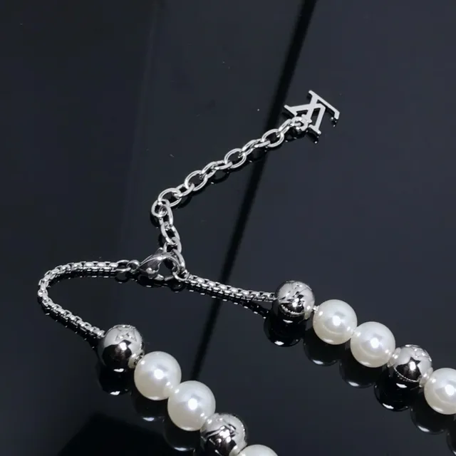 Louis Vuitton White Silver Pearl And Metal Bead Alternating Pattern LV Monogram Clasp Necklace 2