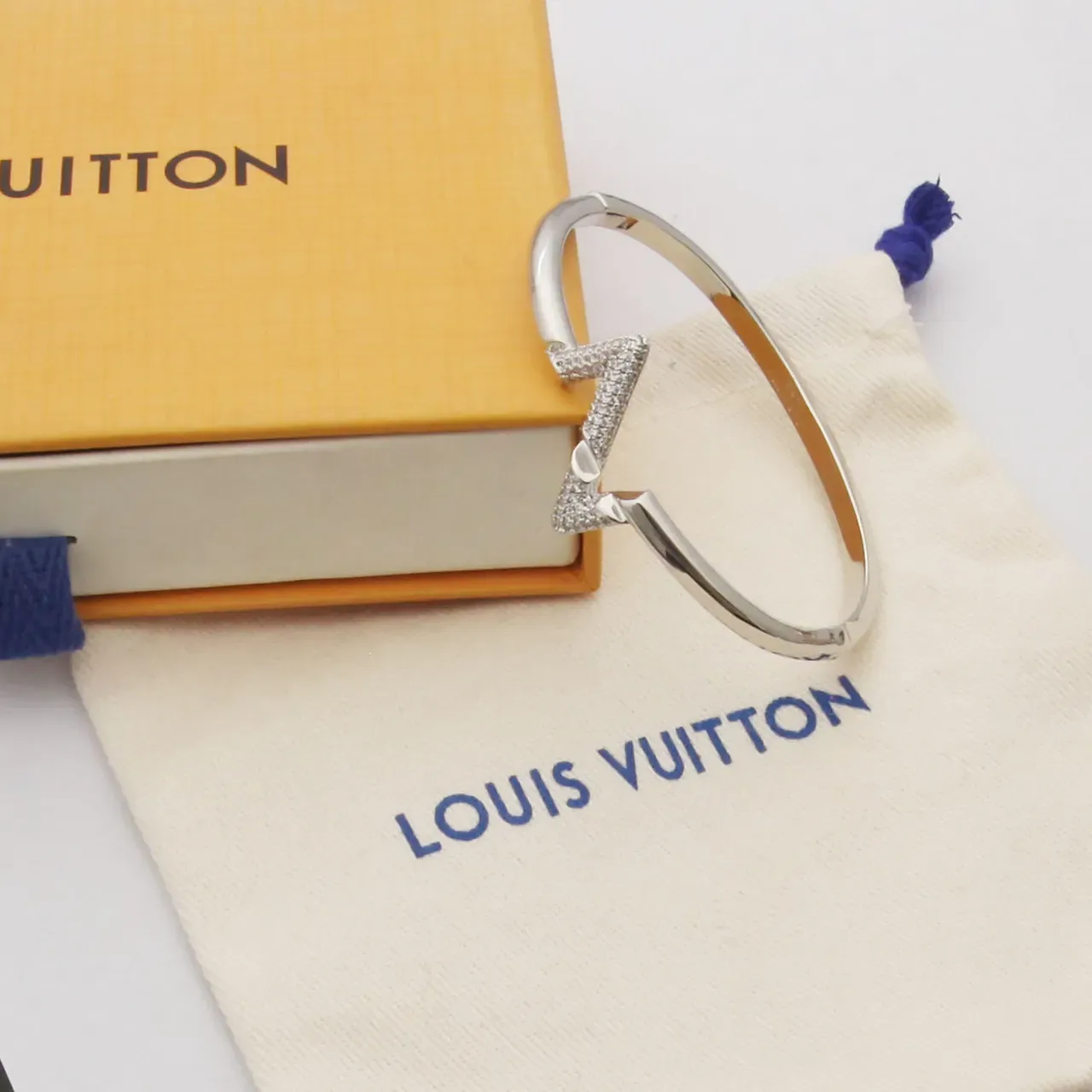Louis Vuitton Zigzag Motif Pavé-Set Three-Tone Metal Bracelets 5