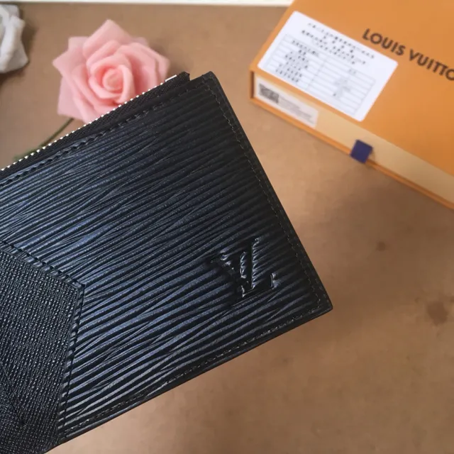 Louis Vuitton Zip Black Zippered Closure Textured Leather Card Holder 6
