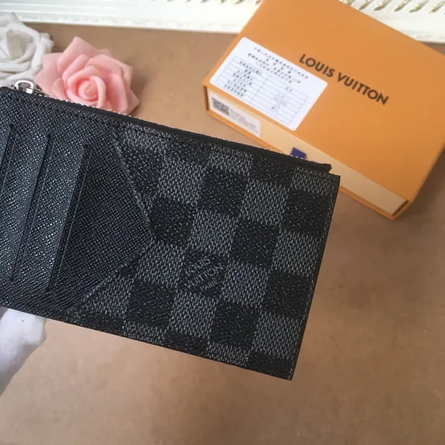 Louis Vuitton Zip Black Zippered Closure Textured Leather Card Holder 13