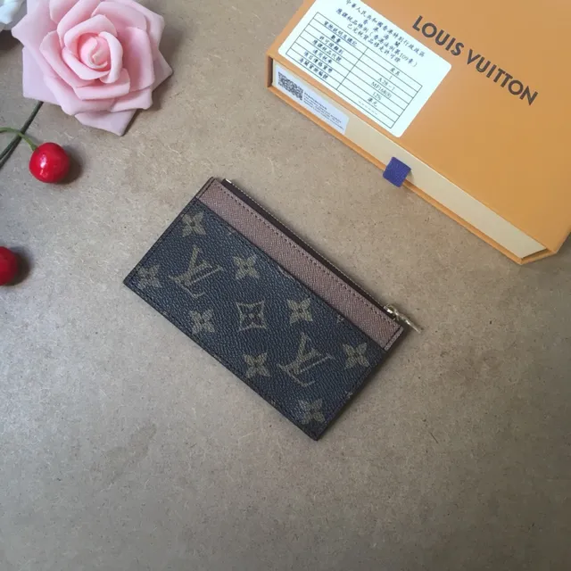 Louis Vuitton Zip Black Zippered Closure Textured Leather Card Holder 21