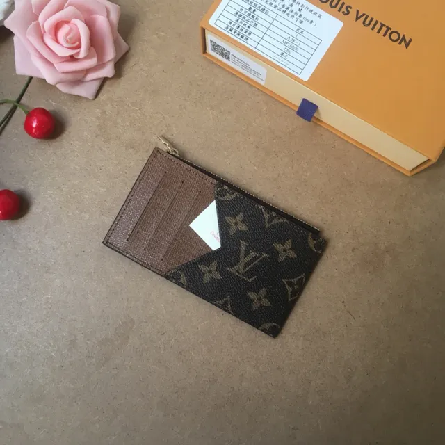 Louis Vuitton Zip Black Zippered Closure Textured Leather Card Holder 22