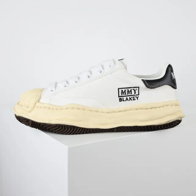 MMY Blakey Canvas Lifestyle Sneaker 9