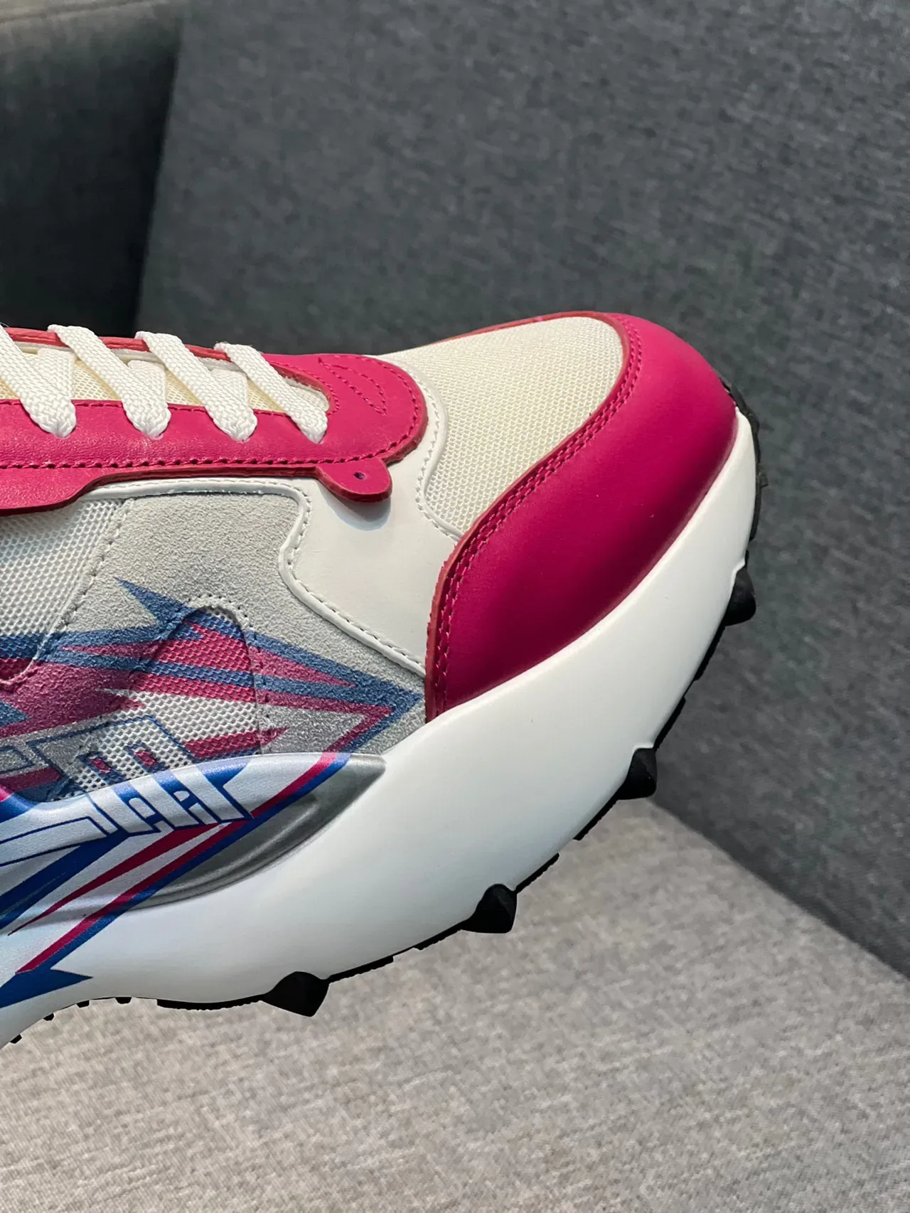 MCM SkyStream McMotor rose crème argent sneakers lifestyle 2