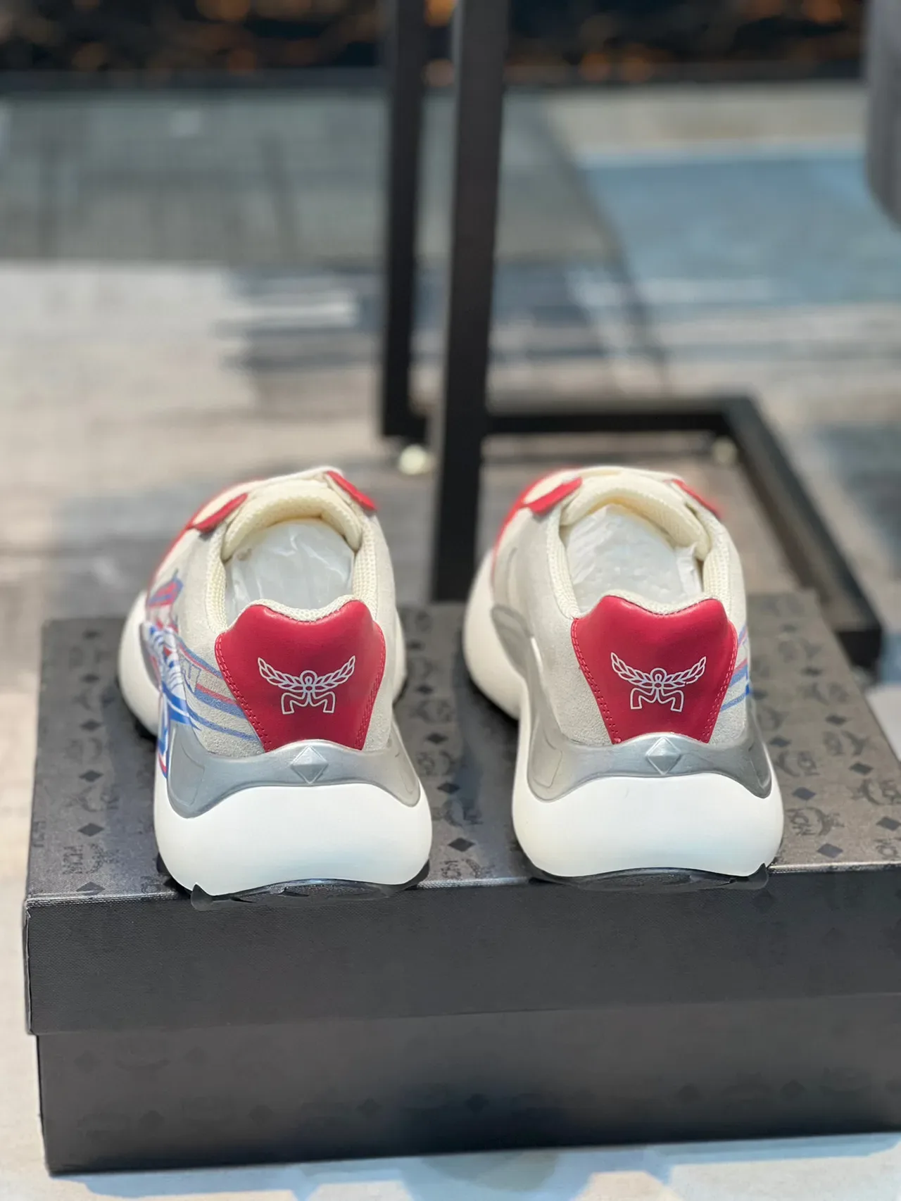 MCM SkyStream McMotor rose crème argent sneakers lifestyle 3