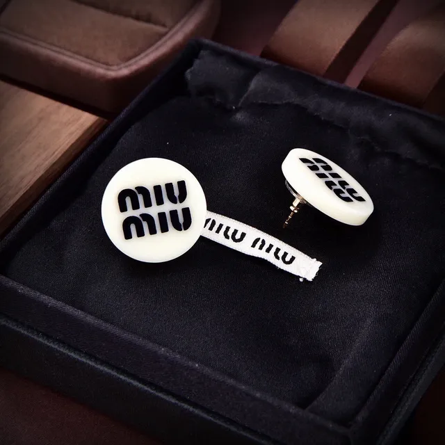 Miu Miu Logo-Embossed Tortoiseshell Stud Earrings 3