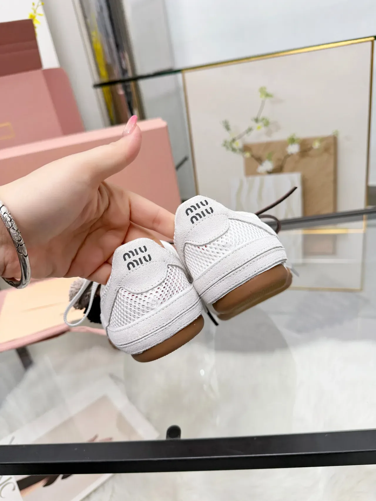 Miu Miu Wander Chaussures Lifestyle en Maille Blanche et Daim Floral avec Charme 2