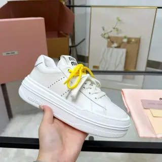 Miu Miu Wander Zapatos Lifestyle de Cuero Blanco Amarillo Suela Gruesa de Plataforma