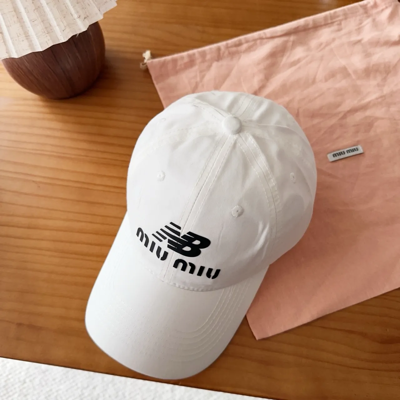Miu Miu x New Balance Collaborative Logo brodé Casquette de baseball blanche 4