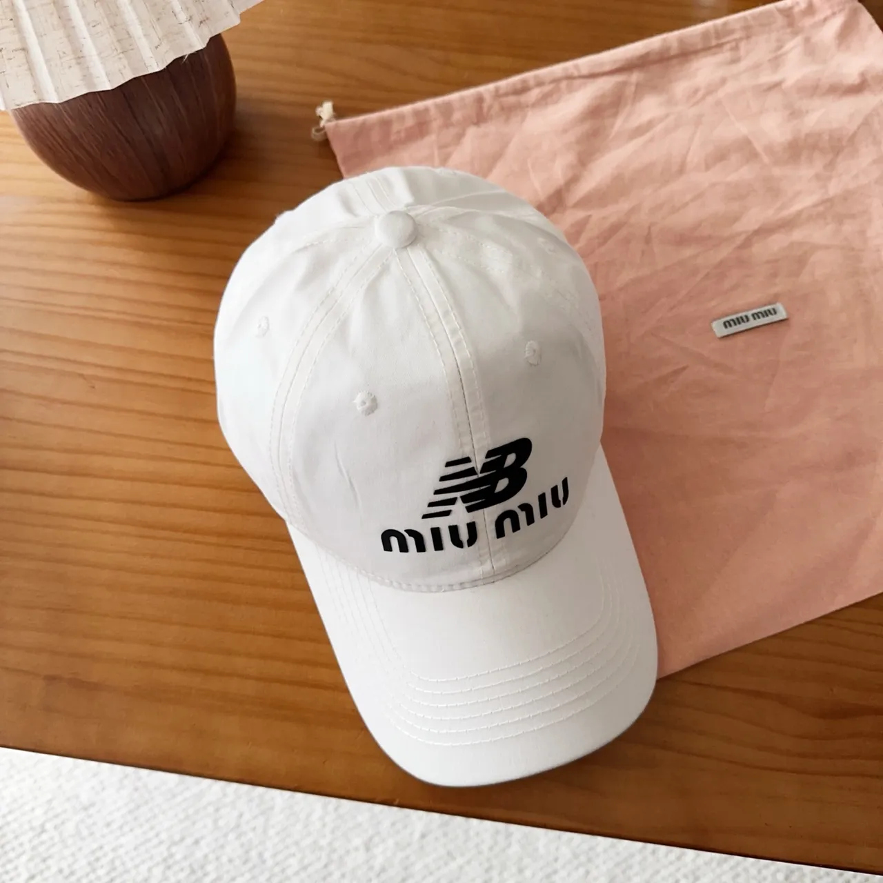 Miu Miu x New Balance Collaborative Logo brodé Casquette de baseball blanche 7