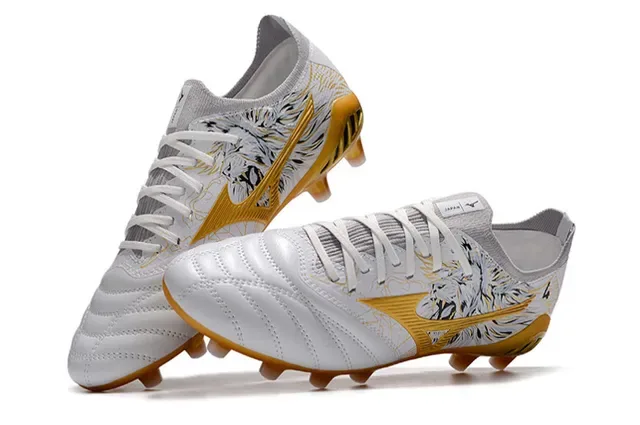 Mizuno White Gold Low-Cut Synthetic Upper Quilted Toe Box Firm-Ground Soccer Shoes 2