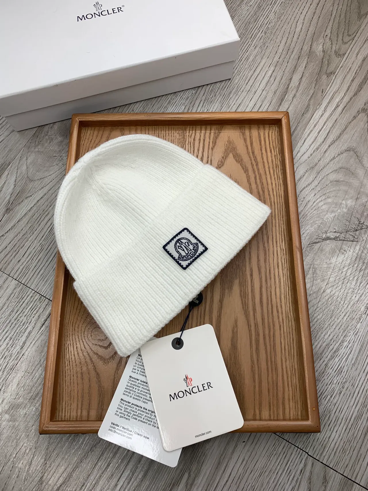 Moncler Bonnet Blanc Marine Tricoté à Côtes ourlet plié 8