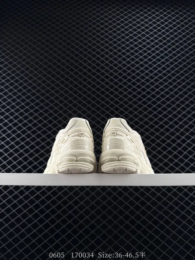 New Balance 1906R Off-White أحذية رياضية أسلوب حياة أحادية اللون 4