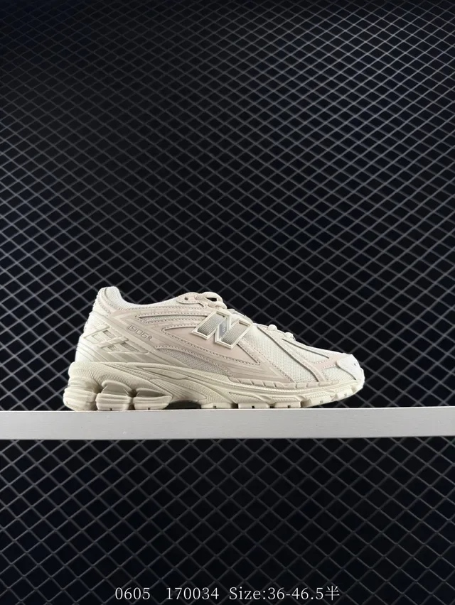 New Balance 1906R Off-White أحذية رياضية أسلوب حياة أحادية اللون 7