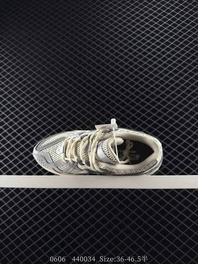 New Balance 2002R Gray Black شبكة متعددة الطبقات والجزء العلوي الصناعي ظلية متسابق رترو حذاء كاجوال سميك 4