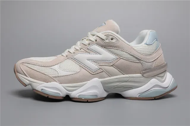 New Balance 9060 beige et bleu clair baskets lifestyle 9