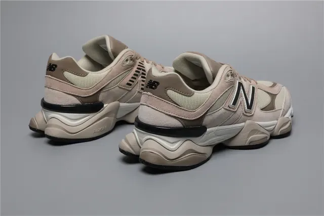 New Balance 9060 Beige Chaussures Lifestyle en Daim et Maille Stratifiées 3