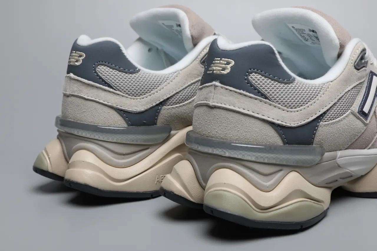 New Balance 9060 Beige Navy Chaussures Lifestyle 2