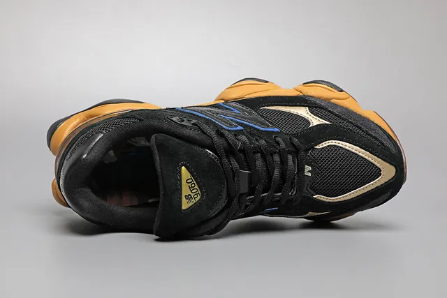 New Balance 9060 Noir et Jaune Moutarde Sneakers Chunky 7