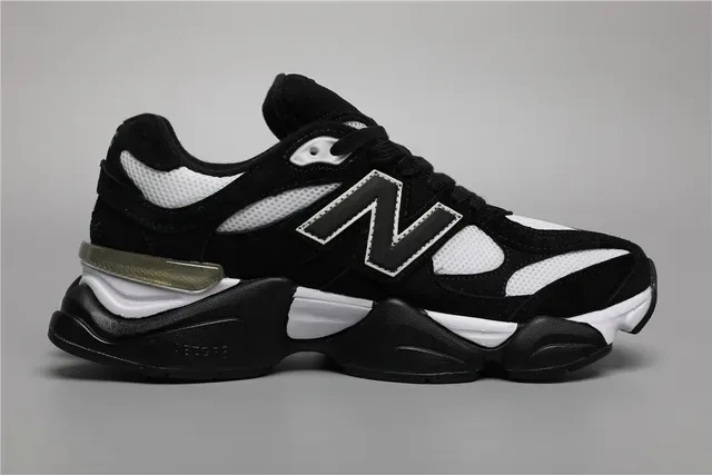 New Balance 9060 Sneakers Lifestyle Noir et Blanc 8