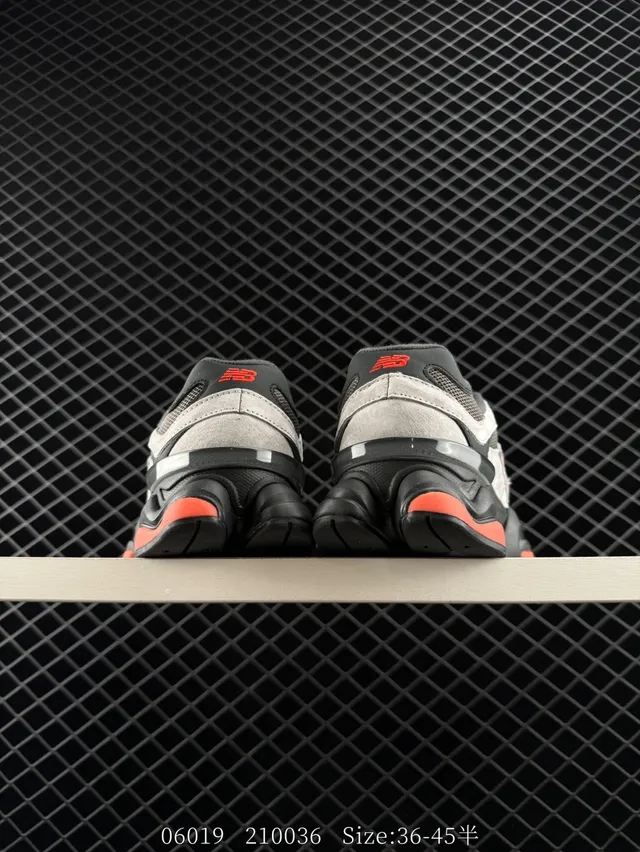 New Balance 9060 Gris Noir Orange Baskets épaisses 3