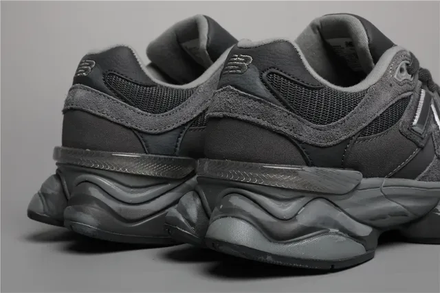 New Balance 9060 Gris Monochrome Sneakers Lifestyle 2