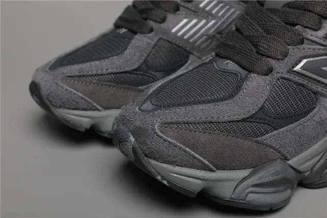 New Balance 9060 Gris Monochrome Sneakers Lifestyle 4